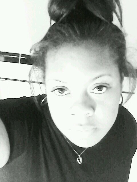 You reading this right now.. So you might as well follow me. & fmoi @thaone__
