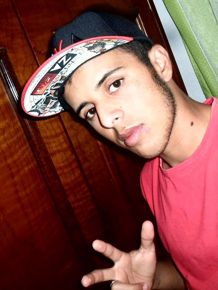 Desde o primeiro dia em que a gente se viu
Impressionante a química que nos uniu
E o tempo foi tornando tão intenso o nosso amor

(Tharcy Santos