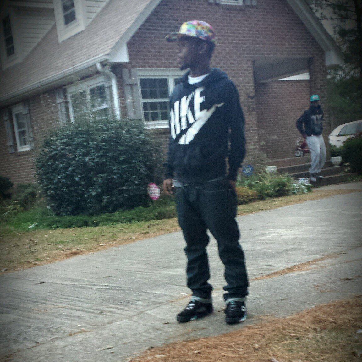 just a regular nigga thats tryna make it out the hood nothing more nothing less #SouthSide