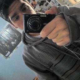 Curto rock, bandas favoritas avenged sevenfold, metallica guns n' roses AC/DC entre outras, sou colorado, toco violão, jogo volêi