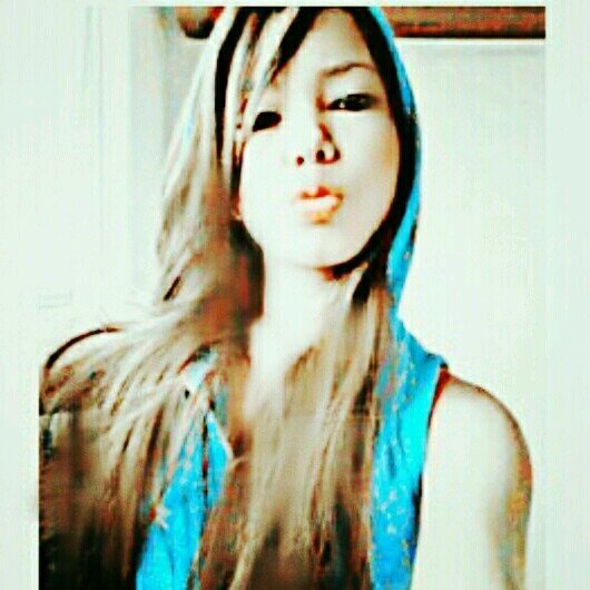 Student, Model by Hobbe, Futura Lawyer, Super Overactive and dreamy, Madly in love with Scenery, Astronomy, Design, Fashion & Piano.
Brazilian 1.5