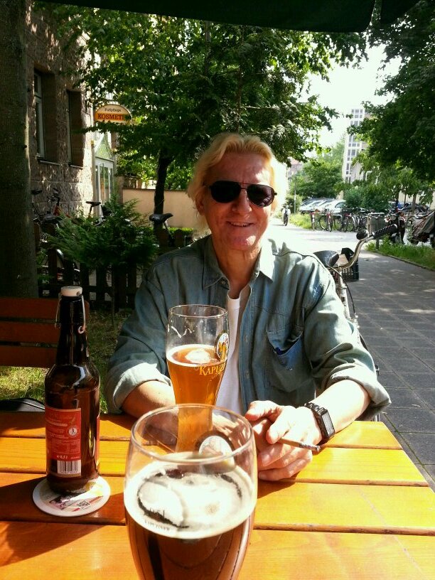 Wirtschaftsinformatiker,FC Bayern,HardnHeavy,
Fussball Bundesliga,Tennis,Politik,Wissenschaft,
News,Rindersteak,fränkische Küche,italienische usw.