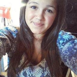 (:, Ser feliz é minha méta (:

' E você fala que gosta , mais eu sei que ama '