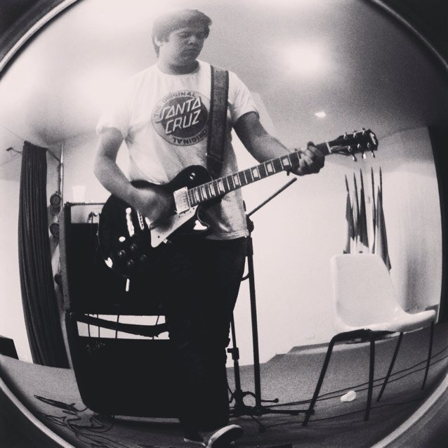 Guitarrista da Banda Habitar