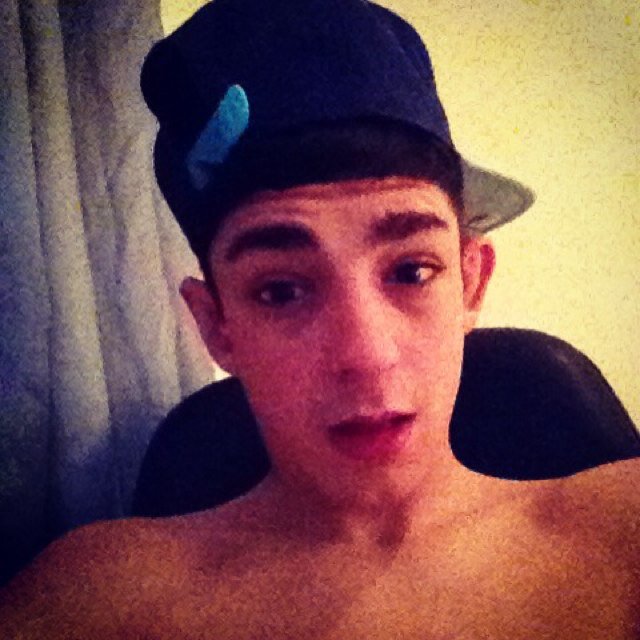 @gee_walkerrr is mine and perfect3
16, heanor