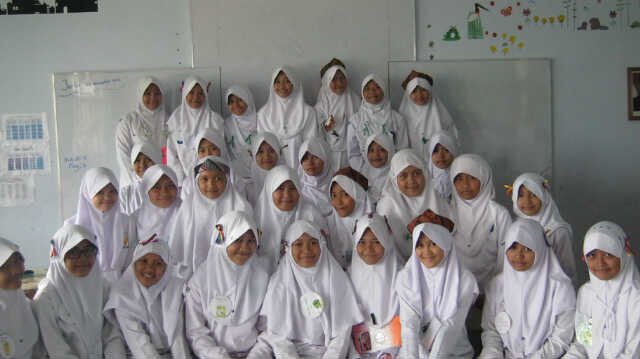 we are viiibrate! VIIIB Barudak Riweuh Asik Tapi Edan