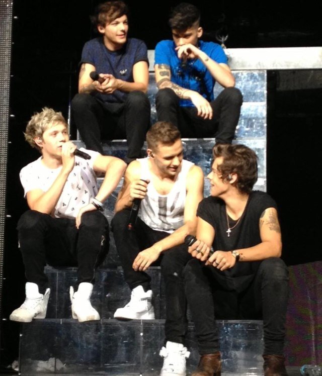 Hi guys im organising the 2014 tour one direction! To keep update follow me! The boys love you guys so much xo
