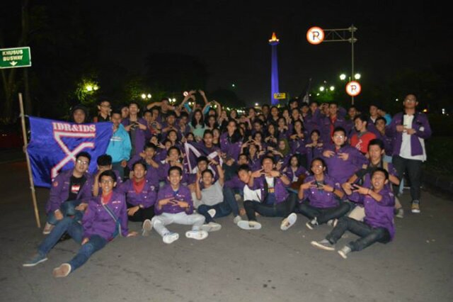 Siswa Siswi Alumni SMAN 85 Jakarta Barat. Angkatan Ke-26 2011/2014. 
BEBAS (Berdiri Bersama Solidaritas)
 #SALAMUNGU2014