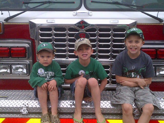 Wife, mother of 3 wonderful boys, Rider Fan!!!!!