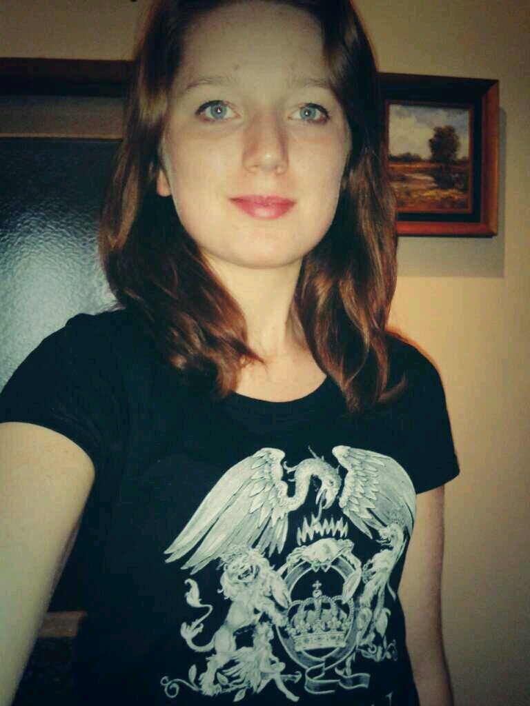 Student, lover of life, reader of books, fan of Queen. Love and peace.