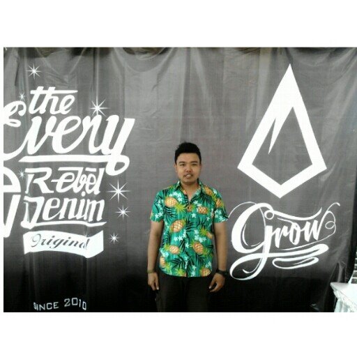 Path: Helmik_
Line: Helmikkk
Instagram: Helmik_