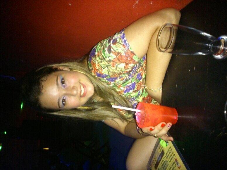 Um rosto lindo & um sorriso encantador (: