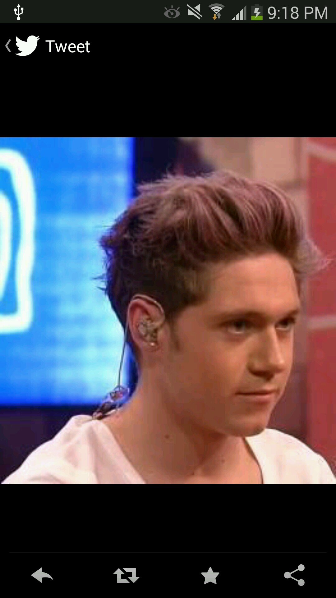 dont follow this account follow @FeelsFor1D5SOS ♡♡♡♡ Free follow ♡♡♡♡