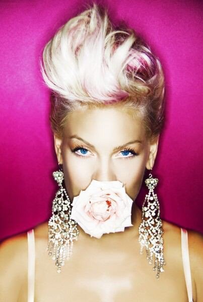 洋楽大好き。17。バレー部　1D/Maroon 5/pitbull/wii i am/lady Gaga/p!nk/Rihanna/usherなど♡　　　　　　洋楽垢(*ﾟ▽ﾟ)