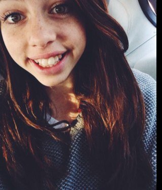 I love CimorelliBand,Selena Gomez,Demi Lovato... I play the guitare and I love sing! Folow by @Cimorelliband& @AnnaGraceman♥ @kathcim @lisacim . Weenie 4ever!:)