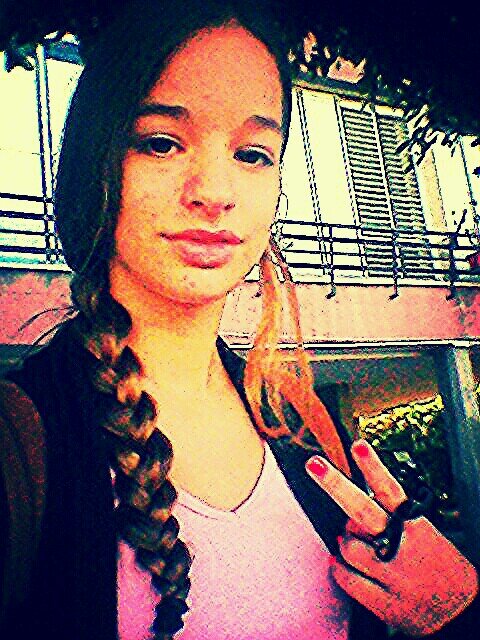 tal_goldman's profile picture. Laugh, dance, sing, jump Let yourself be you