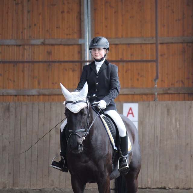 -1⃣3⃣ years oldSDHFghchxgfzsd
-Germany 
-German Rider