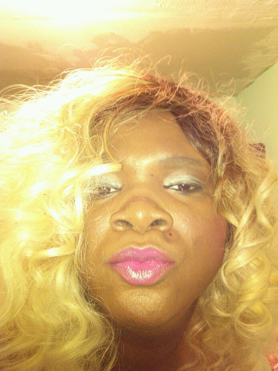 i live in Washington DC very down 2 earth honest loyal single motivated determined. I wrk as fashion stylist and event planner. I also do catering. I love fashi