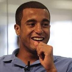 Carioca, 21 anos e torcedora do clube de regatas flamengo, Apx pelo Lucas Moura