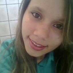 legal , Palhaça, Extrovertida, Preguiçosa, Twihard, ,Robstener, Directioner. e amo  todos principalmente harry styles s2