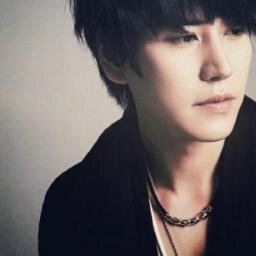 Hello!! ผมคยูฮยอนมาจากทะเลน้ำลึก(?)สีน้ำเงิน ผมไม่หยิ่งสบายๆชิวๆ ลองมาคุยกับผมสิแล้วจะติดใจ ผมร้ายลึกนะครับ ^^  #Lipsfam 11.11.13
