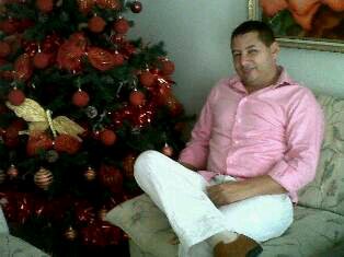 contador publico ,maggister en finanzas ,compositor ,ex Diputo ,ex Tesorero municipal,ex supervisor del SENA,ex Catedratico, ex Jefe de Control Interno,ex Audi