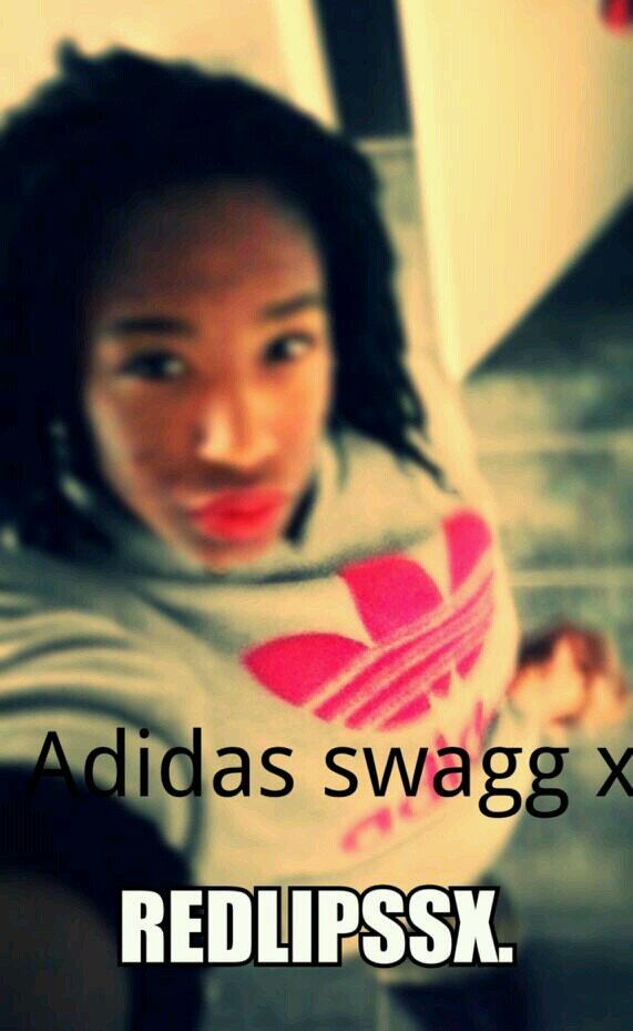 {#Dancer 4 everr}{#Insta; miliaa_ }{#Beyonce!}{#Barbzz!}{#FashionFreakk.}{#TeamMonkeyy}{#MusiccLoverrx}