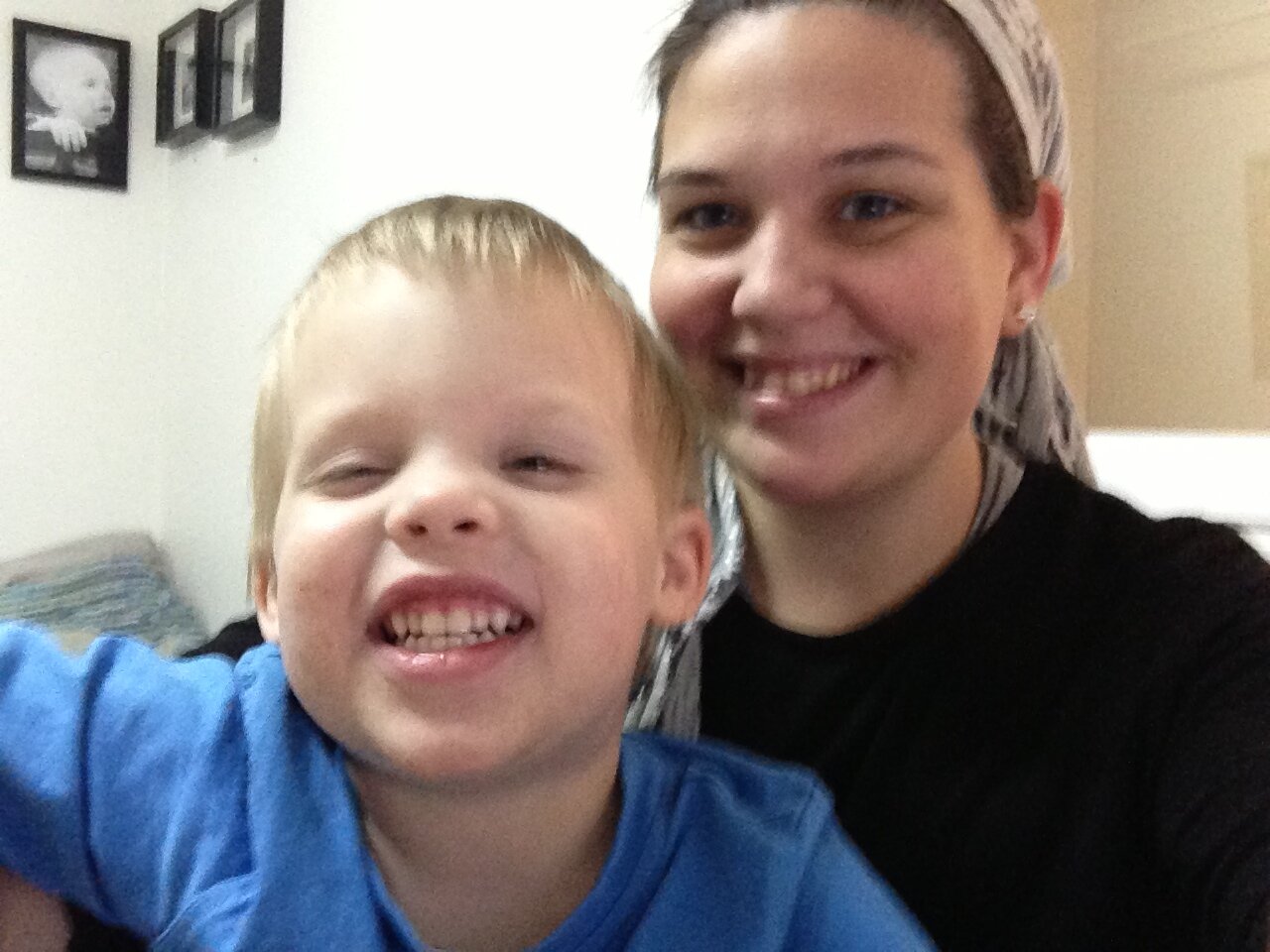 ShoshHairDesign's profile picture. Youtube Hair Video Addict, DIY junkie.