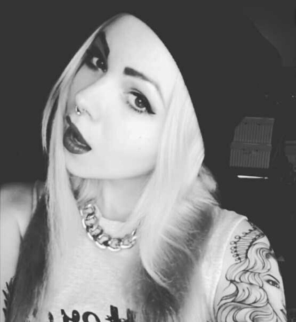 i like drinking tea and fucking {descriptive rp}