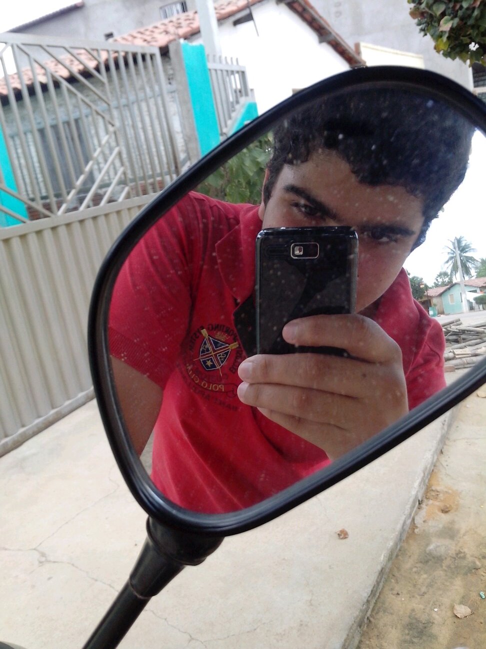 Inusitado! KAI FORA #E#u#M#o#r#d#o ! #LittleMonster #EuTeAmoFabii3 ou seja (Amando)