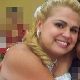 37 anos, solteira, tenho uma fillha de 12 anos, a mayara