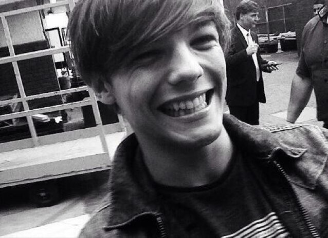 Follow @lifesavinglouis that would be rad
