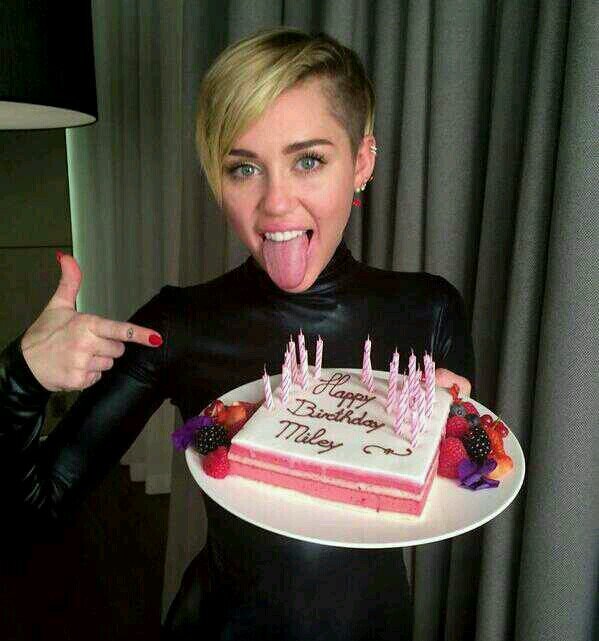 Welcome Bitch to I Love You Miley Cyrus...Miley Cyrus Argentina,Sigueme y te Sigo
