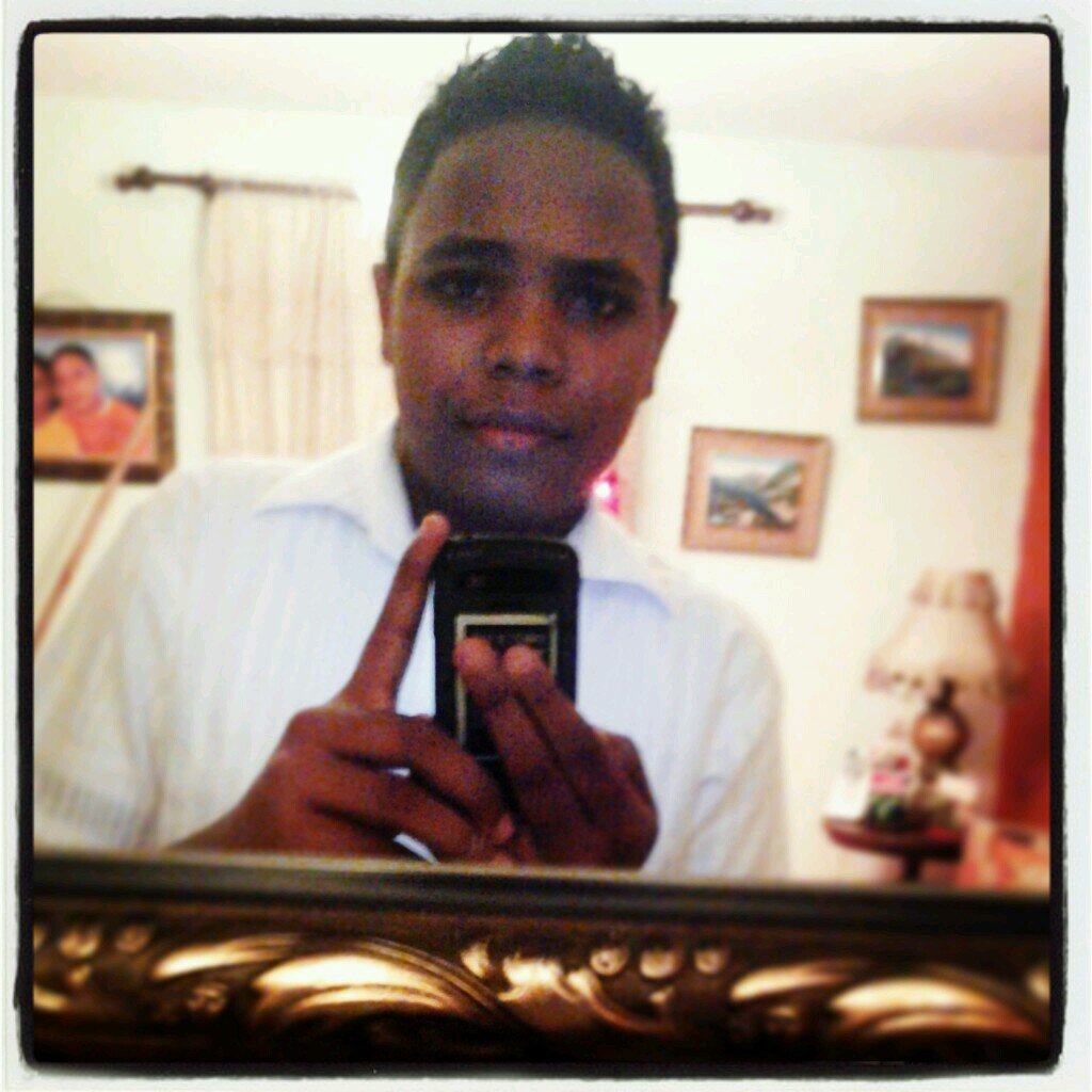 Dominicano - Guitarrista - Estudiante - SOLTERO pero nunca solo - B-Day 02'Marzo ;  God1st