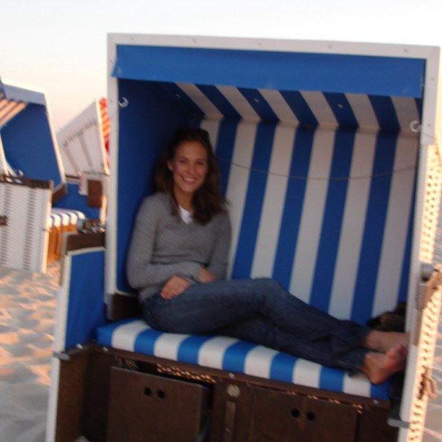 MlleDistress's profile picture. If you obey all the rules you miss all the fun