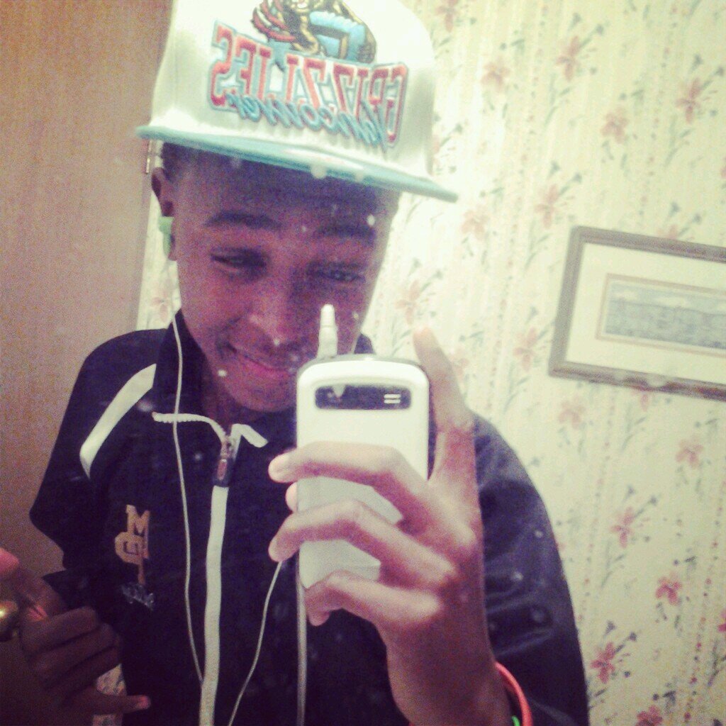 Follow da kidd &ii Follow back!! S@v@Ge_GaNg is the label!! #Fwm on kik: kidd_montana13 #Always bout A $ackk