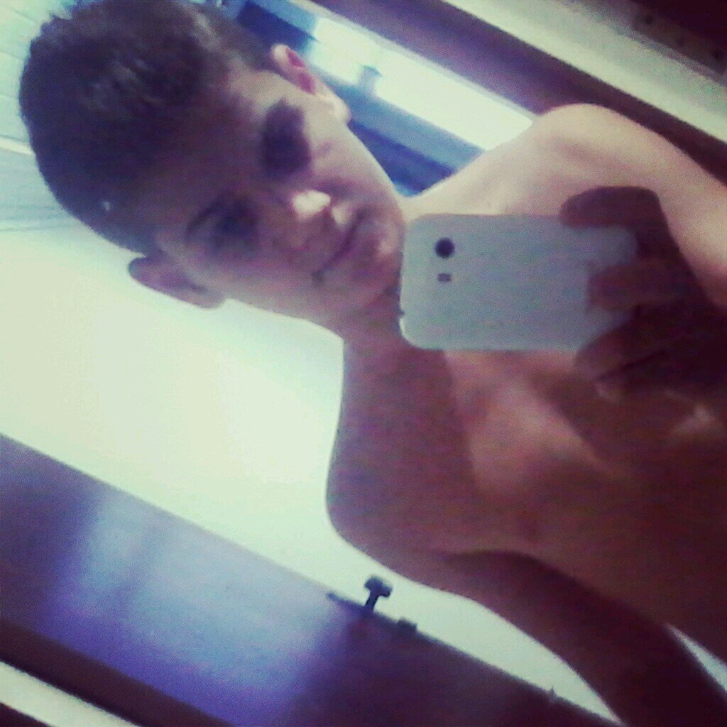 pessoas qe fazem meus dias ficarem felizes : @ariziaketlhyn @Nanny_kerolyns2 ' infelismente os outro nao tem twiter !