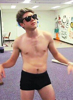 go follow @niallsxpuff cause free follow 3