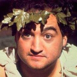 Gênio,  bilionário, playboy,  filantropo e mentiroso. 
Evito política,  religião, humor negro e o sol da manhã
