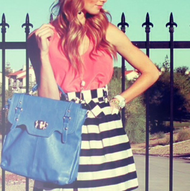 cheerleader, preppy, rich, classy, lake girl, dancer
follow me bebes 
xoxo