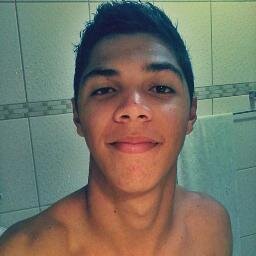 A vida me ensinou a nunca desistir
Nem ganhar, nem perder mas procurar evoluir
Podem me tirar tudo que tenho
Só não podem me tirar as coisas boas
Que eu já fiz