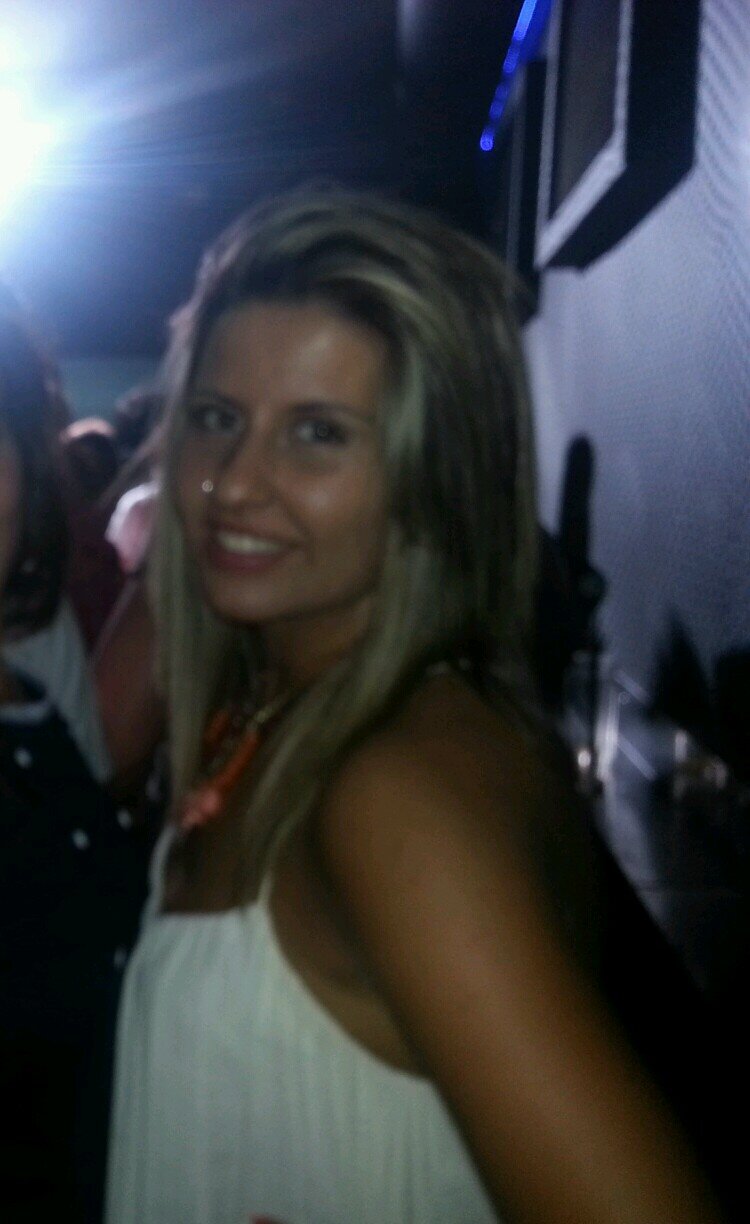 No te compares a nadie, no eres ni mejor ni peor, simplemente eres tú y eso no lo puede superar nadie.Ö