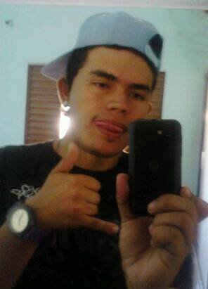 whats: 015998481273