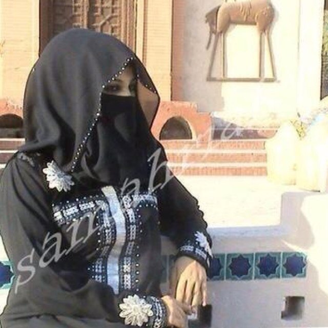 معلمه - مطلقه - حايليه ... مزاجيه ابحث عن راحت البال والسعاده ☺️ ،، لايهمني مايقال عني او عنك ! المهم ان تعجبني واعجبك .
