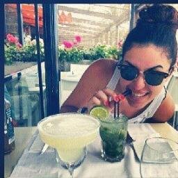 Music's all about me. Goal = Get in L.A and work in Music Business ! Oh and I'm sexy but people doesn't notice yet ...