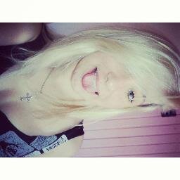 ela é paz pra palestina, fé pra babilônia. ✌ 51 98540495