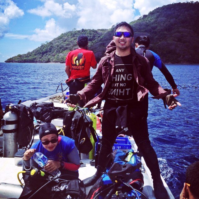 deedahyar's profile picture. the guy your mom told you to be careful about...