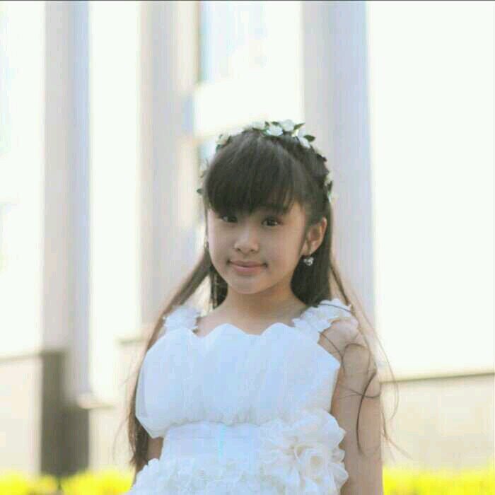 Official fanspage from Bangka, Resmi (19-06-2013) followed by her (24-06-2013) Resmi+follback by other *Cek Favorit #FactAngel always support Angel