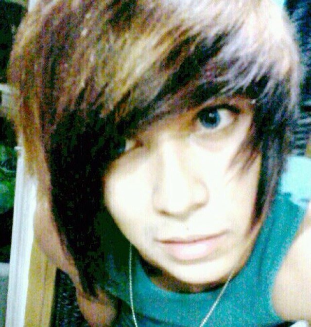 Name is Anthony, I'm 19. I am bisexual.I like to talk but then i also get really quiet. I love music, i love readin and rainbows.Talk to me~i wont bite.....Hard