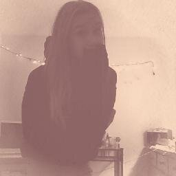 ♥ haii yo I'm A Bieber Belieber ♥ Oh And I Like Pie ♥ Also I'm Brittany =D ♥